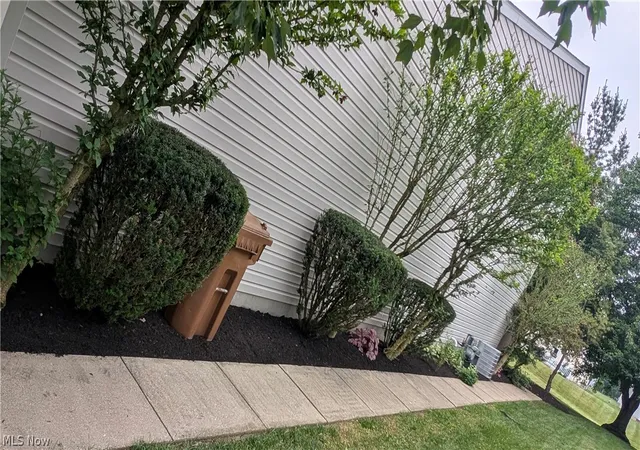 3rd image of 144 Royal Crest Dr #O, Seville, OH 44273 | MLS# 5215220