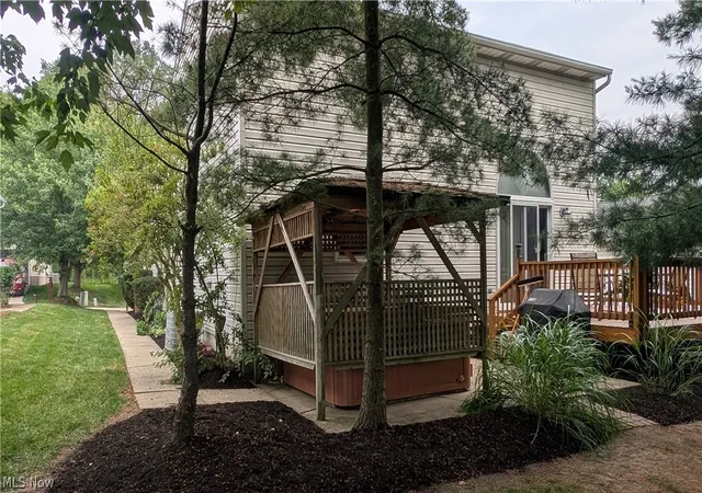4th image of 144 Royal Crest Dr #O, Seville, OH 44273 | MLS# 5215220