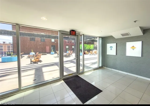 image of Pinnacle Condominiums, Cleveland, OH 44113