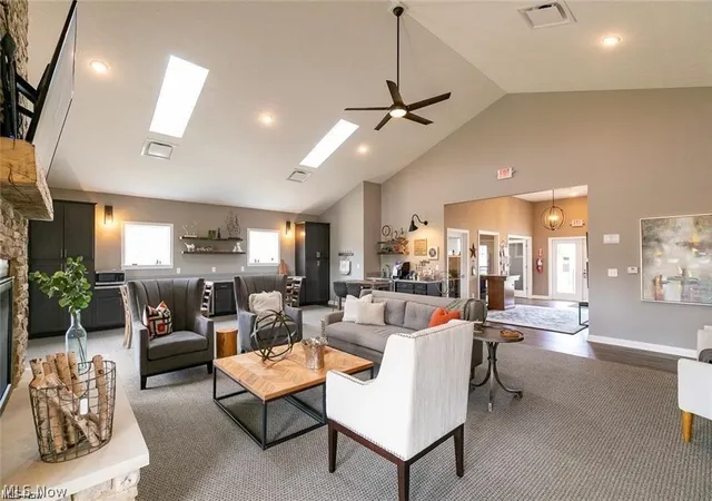 Listing Photo 2 - Condo for sale in building located at 5017 Coventry Cir, Huron, OH 44839 - Unit #