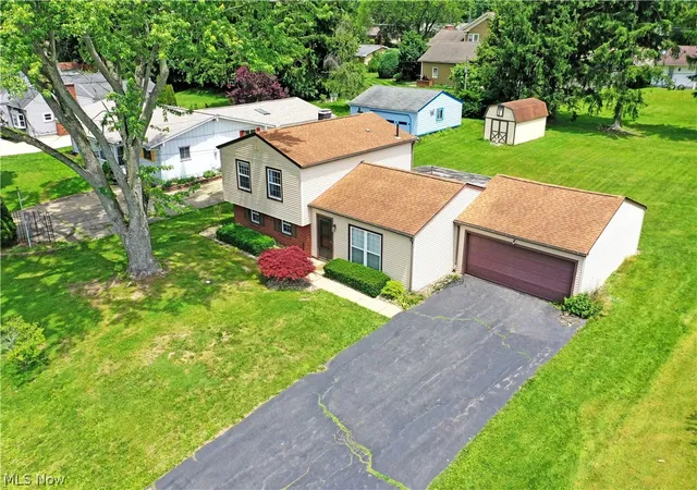 4th image of 566 Greenleaf Ave Ne, Warren, OH 44484 | MLS# 5214847
