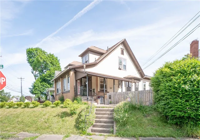 2nd image of 1302 Fulton Rd Nw, Canton, OH 44703 | MLS# 5214594