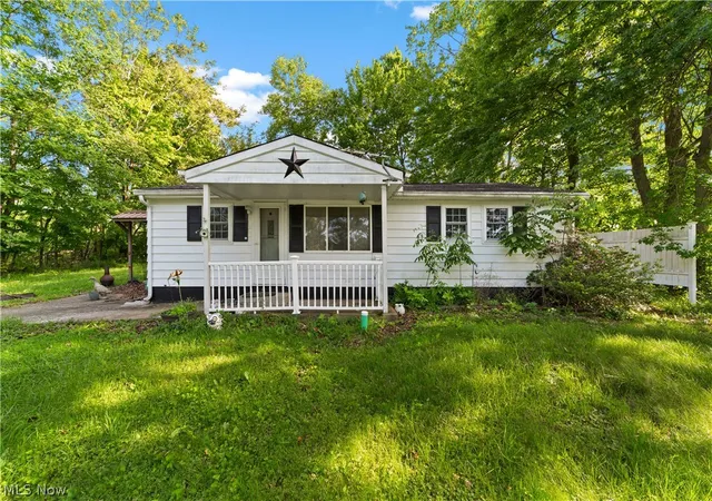 Photo 1 of Sale Pending at 41511 Hazelwood St, Elyria, OH 44035 | MLS# 5214248 | Listing updated on 2026-08-21