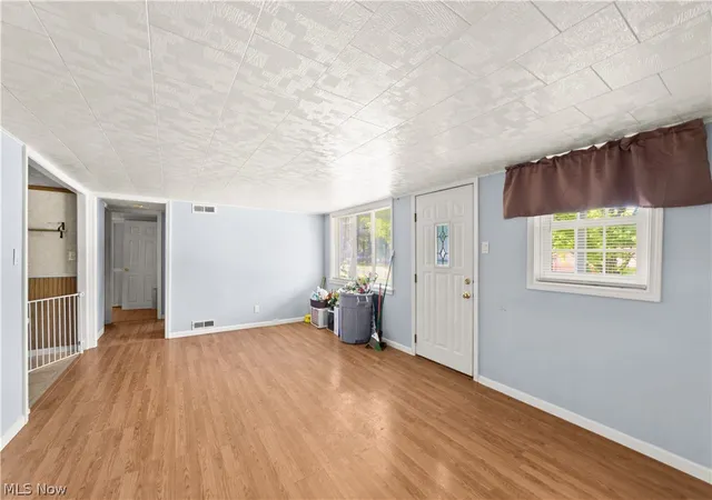 Photo 3 of Sale Pending at 41511 Hazelwood St, Elyria, OH 44035 | MLS# 5214248 | Listing updated on 2026-08-21