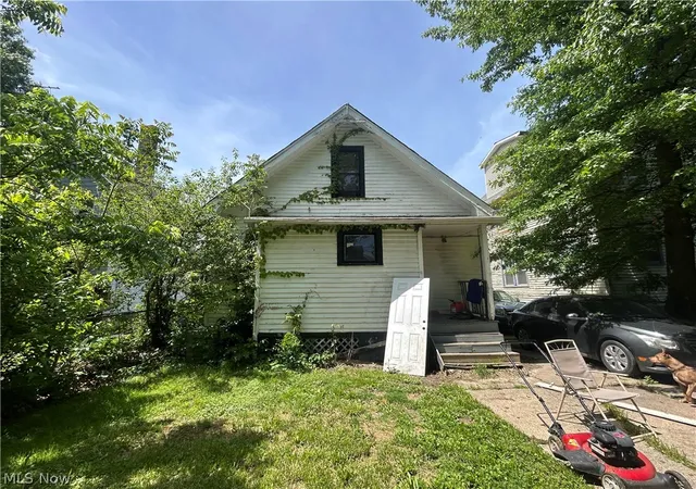Homes for sale in Cleveland, OH | 1467 E 173rd St, Cleveland, OH 44110 | MLS# 5214642