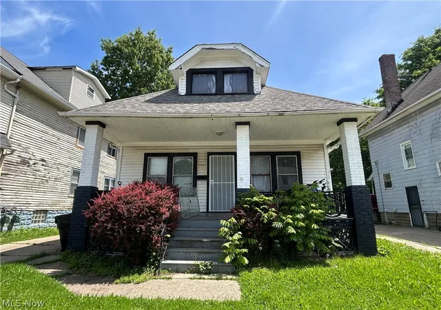 Homes for sale in Cleveland, OH | 1467 E 173rd St, Cleveland, OH 44110 | MLS# 5214642