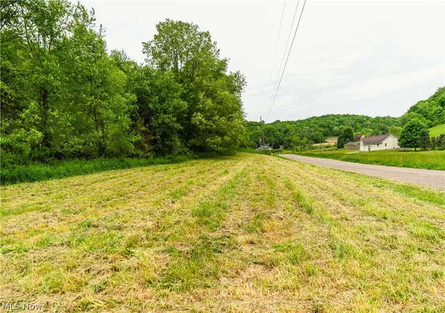 Homes for sale in Uhrichsville, OH | Barkley Rd Rd, Uhrichsville, OH 44683 | MLS# 5215359