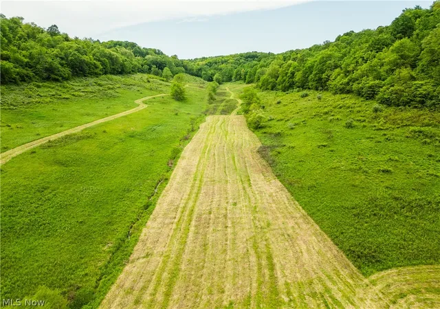 Homes for sale in Uhrichsville, OH | Barkley Road Road, Uhrichsville, OH 44683 | MLS# 5215371