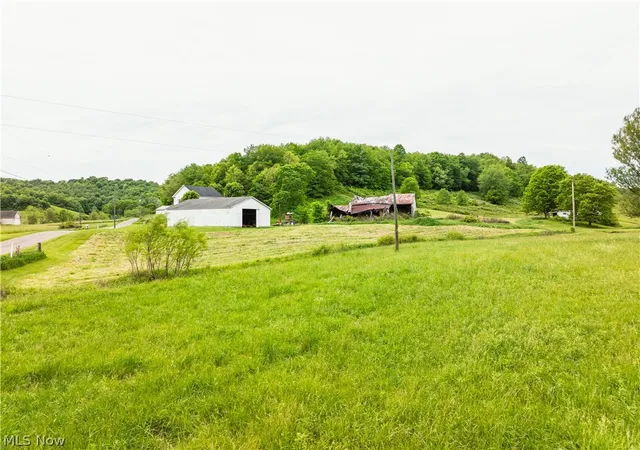 Homes for sale in Uhrichsville, OH | Barkley Road Road, Uhrichsville, OH 44683 | MLS# 5215371