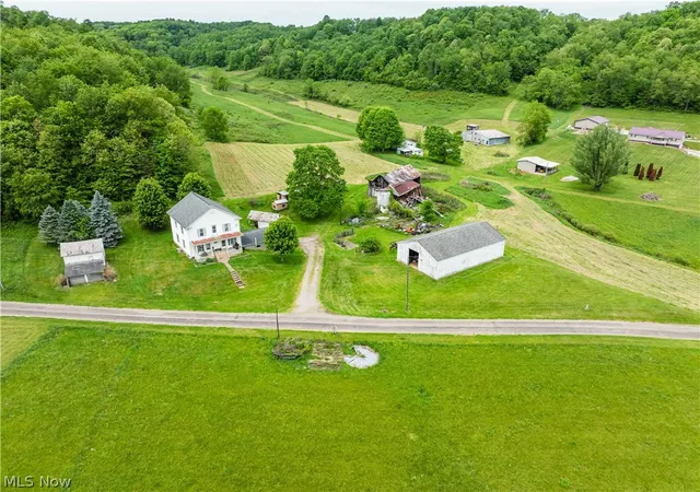 Homes for sale in Uhrichsville, OH | 6587 Barkley Rd Rd, Uhrichsville, OH 44683 | MLS# 5215384