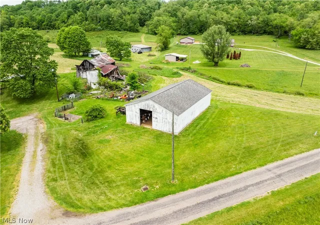 Homes for sale in Uhrichsville, OH | 6587 Barkley Rd Rd, Uhrichsville, OH 44683 | MLS# 5215384