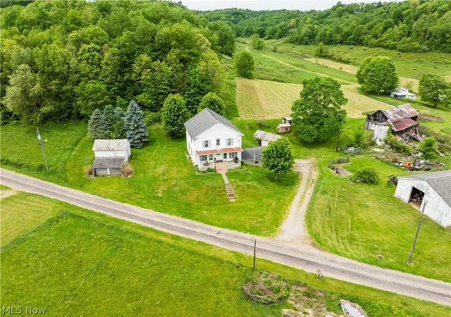 Homes for sale in Uhrichsville, OH | 6587 Barkley Rd Rd, Uhrichsville, OH 44683 | MLS# 5215384
