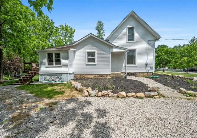 Photo 2 of Single family home for sale at 388 Prospect St, Wellington, OH 44090 | MLS# 5215418 | Listing updated on 2026-08-31