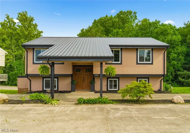 Homes for sale in Massillon, OH | 1730 Ledgewood Blvd Ne, Massillon, OH 44646 | MLS# 5213970