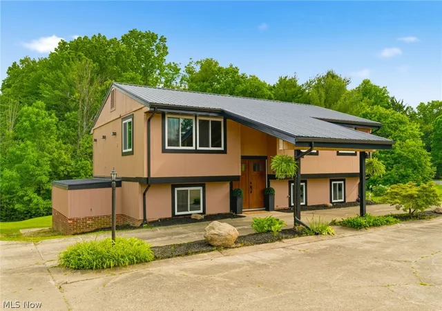 Homes for sale in Massillon, OH | 1730 Ledgewood Blvd Ne, Massillon, OH 44646 | MLS# 5213970