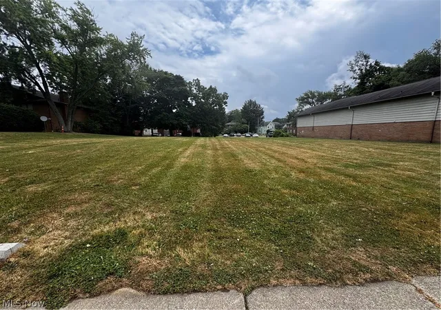 2nd image of 444 Sumner St, Akron, OH 44304 | MLS# 5215104