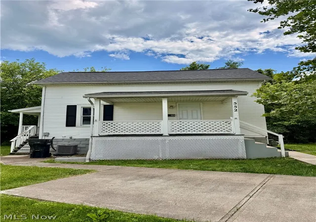 Homes for sale in Zanesville, OH | 552 Gray St, Zanesville, OH 43701 | MLS# 5215065