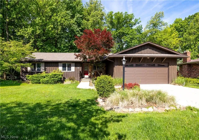 Homes for sale in Parma, OH | 8636 Scarlet Oak Ln, Parma, OH 44130 | MLS# 5214721