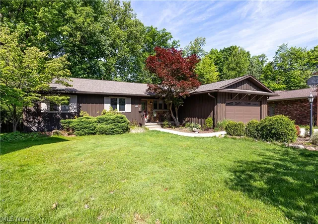 Homes for sale in Parma, OH | 8636 Scarlet Oak Ln, Parma, OH 44130 | MLS# 5214721