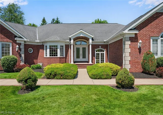 Photo 4 of Single family home for sale at 427 Diana Ct, Cleveland, OH 44143 | MLS# 5214354 | Listing updated on 2026-07-29