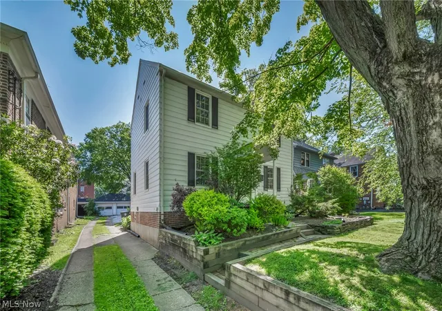 4th image of 137 N Rose Blvd, Akron, OH 44302 | MLS# 5215171