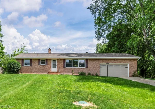 Homes for sale in North Canton, OH | 6321 Cardinal Hl Nw, North Canton, OH 44720 | MLS# 5215299