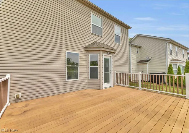Photo 5 of Sale Pending at 966 Chadwick Ln, Medina, OH 44256 | MLS# 5215420 | Listing updated on 2026-08-22