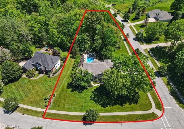 Homes for sale in Solon, OH | 6165 Loch Lomond Ct, Solon, OH 44139 | MLS# 5214820