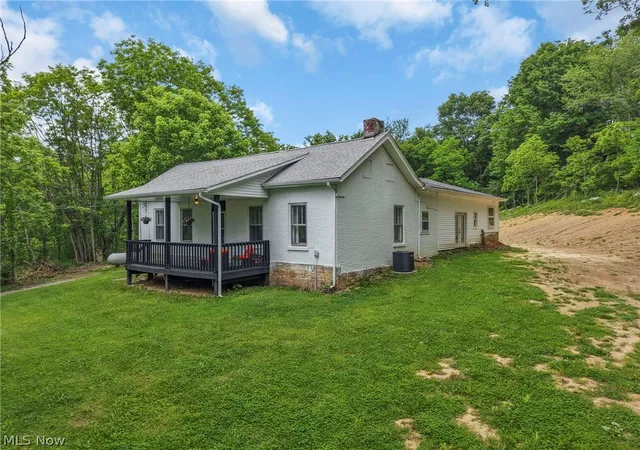 Photo 1 of Single family home for sale at 3815 Dillon Fls Rd, Zanesville, OH 43701 | MLS# 5215657 | Listing updated on 2026-09-16