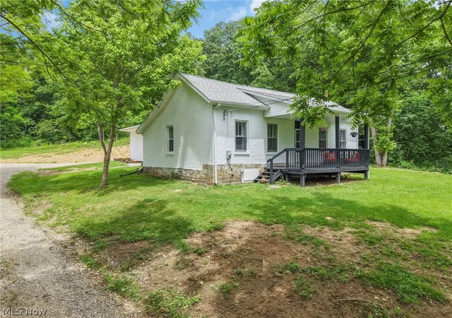 Photo 3 of Single family home for sale at 3815 Dillon Fls Rd, Zanesville, OH 43701 | MLS# 5215657 | Listing updated on 2026-09-16