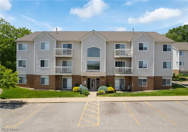Photo 1 of Condo for sale at 1456 Buckingham Gate A Blvd, Cuyahoga Falls, OH 44221 | MLS# 5215548 | Listing updated on 2026-06-29