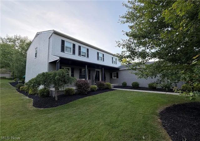 Homes for sale in Brecksville, OH | 8120 Daventree Dr, Brecksville, OH 44141 | MLS# 5215713