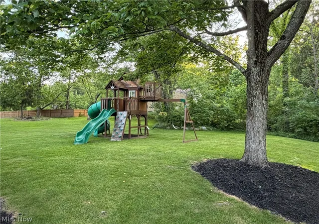 Homes for sale in Brecksville, OH | 8120 Daventree Dr, Brecksville, OH 44141 | MLS# 5215713