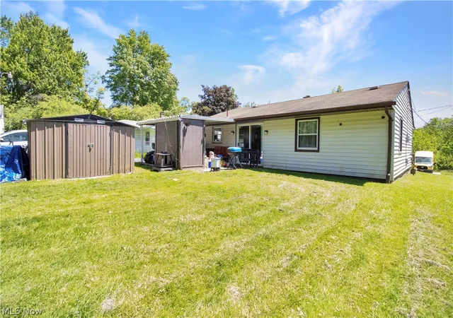 3rd image of 2340 Cherry Hill Ave, Youngstown, OH 44509 | MLS# 5214883