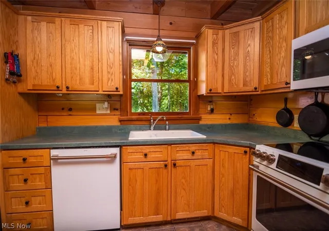 Photo 4 of Single family home for sale at 205 Stratton Ln, Flushing, OH 43977 | MLS# 5215723 | Listing updated on 2026-09-22
