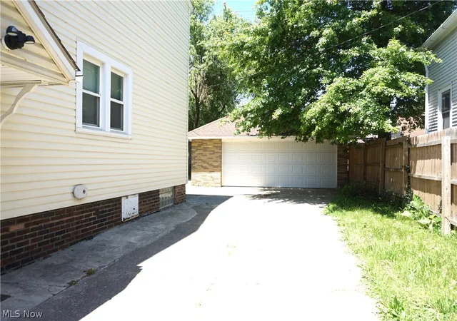 Homes for sale in Cleveland, OH | 19715 Cherokee Ave, Cleveland, OH 44119 | MLS# 5215353