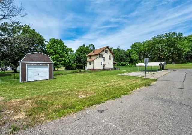 16th image of 1202 Lawrence Rd Ne, Canton, OH 44705 | MLS# 5215510