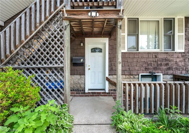 2nd image of 1202 Lawrence Rd Ne, Canton, OH 44705 | MLS# 5215510