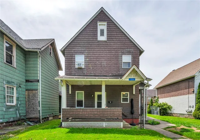 1st image of 1206 Lawrence Rd Ne, Canton, OH 44705 | MLS# 5215513
