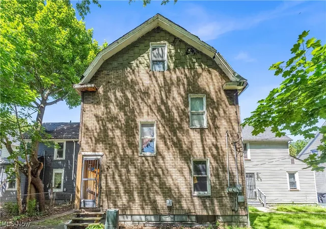 Homes for sale in Cleveland, OH | 1261 E 113th St, Cleveland, OH 44108 | MLS# 5215582