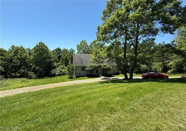 Photo 2 of Single family home for sale at 7917 Flawil Dr, Millersburg, OH 44654 | MLS# 5214613 | Listing updated on 2026-08-18