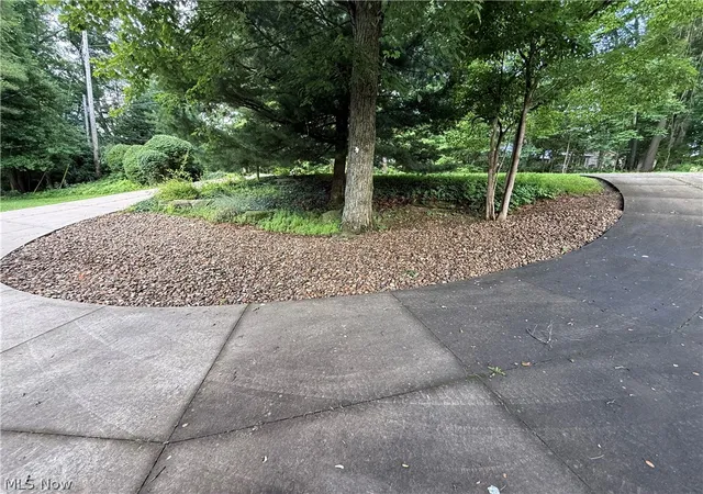 3rd image of 2594 W Buckhorn Dr, Millersburg, OH 44654 | MLS# 5202577