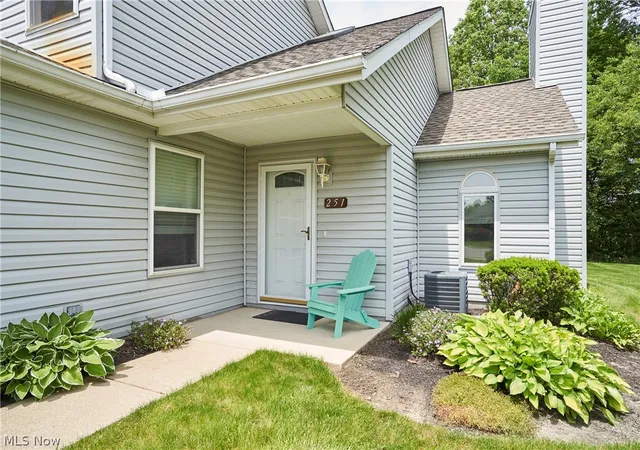Photo 3 of Sale Pending at 251 Westberry Cir, Tallmadge, OH 44278 | MLS# 5214990 | Listing updated on 2026-09-19