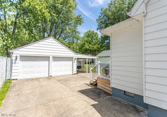 Photo 3 of Sale Pending at 3154 Northwest Blvd NW, Warren, OH 44485 | MLS# 5214947 | Listing updated on 2026-07-30