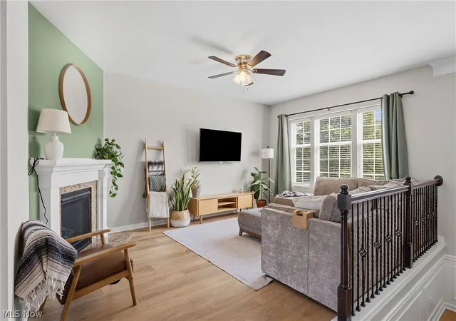 Listing Photo 4 - Condo for sale in building located at 6196 N Pointe Dr, Cleveland, OH 44124
