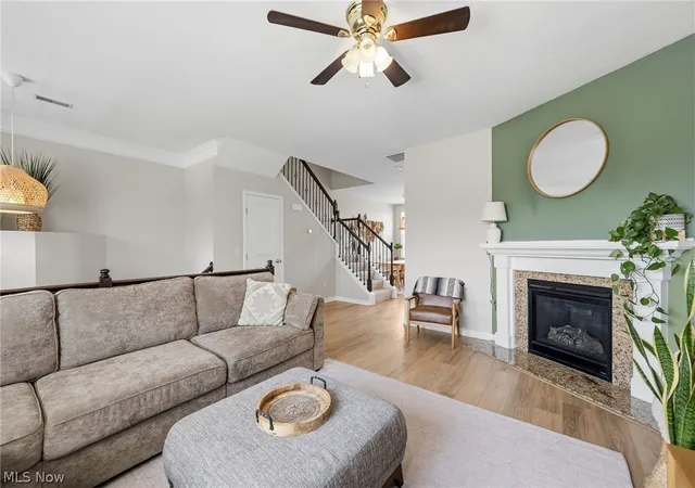 Listing Photo 5 - Condo for sale in building located at 6196 N Pointe Dr, Cleveland, OH 44124