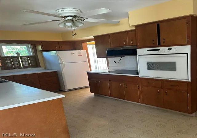 3rd image of 694 Mckinley Ave, Bedford, OH 44146 | MLS# 5214954