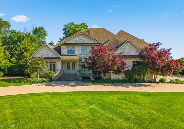 Photo 2 of Single family home for sale at 1524 Eagle Watch St Ne, Canton, OH 44721 | MLS# 5215554 | Listing updated on 2026-06-17