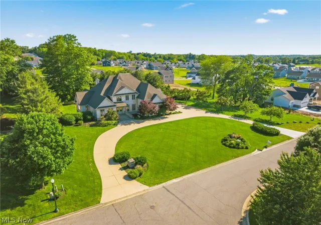 Photo 4 of Single family home for sale at 1524 Eagle Watch St NE, Canton, OH 44721 | MLS# 5215554 | Listing updated on 2026-06-17