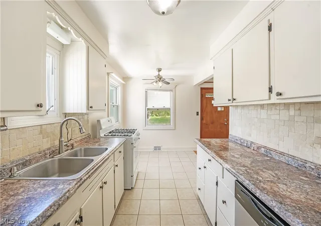 Homes for sale in Parma, OH | 6150 Wareham Dr, Parma, OH 44129 | MLS# 5215749